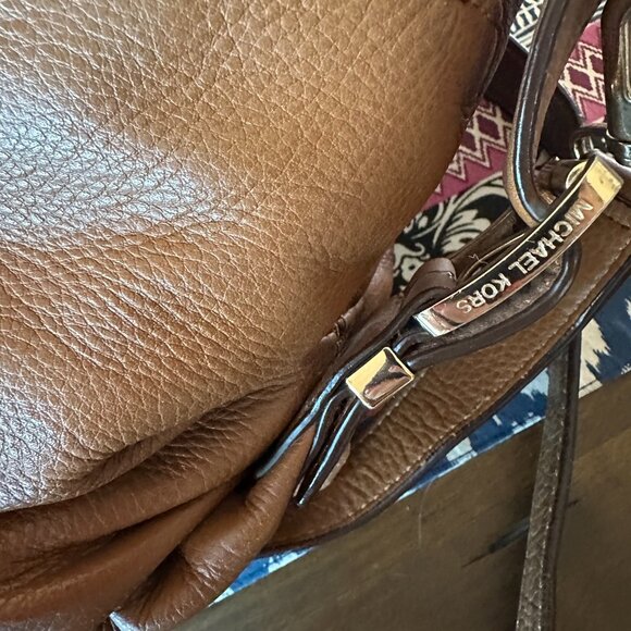 Michael Kors Brown Pebbled Leather Two Way Shoulder Crossbody Slouchy Bag, Fair - Picture 9 of 15